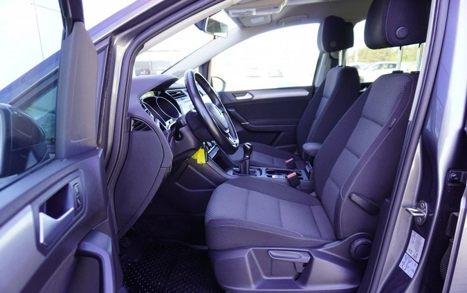 Volkswagen Touran cena 74999 przebieg: 118000, rok produkcji 2016 z Golub-Dobrzyń małe 562